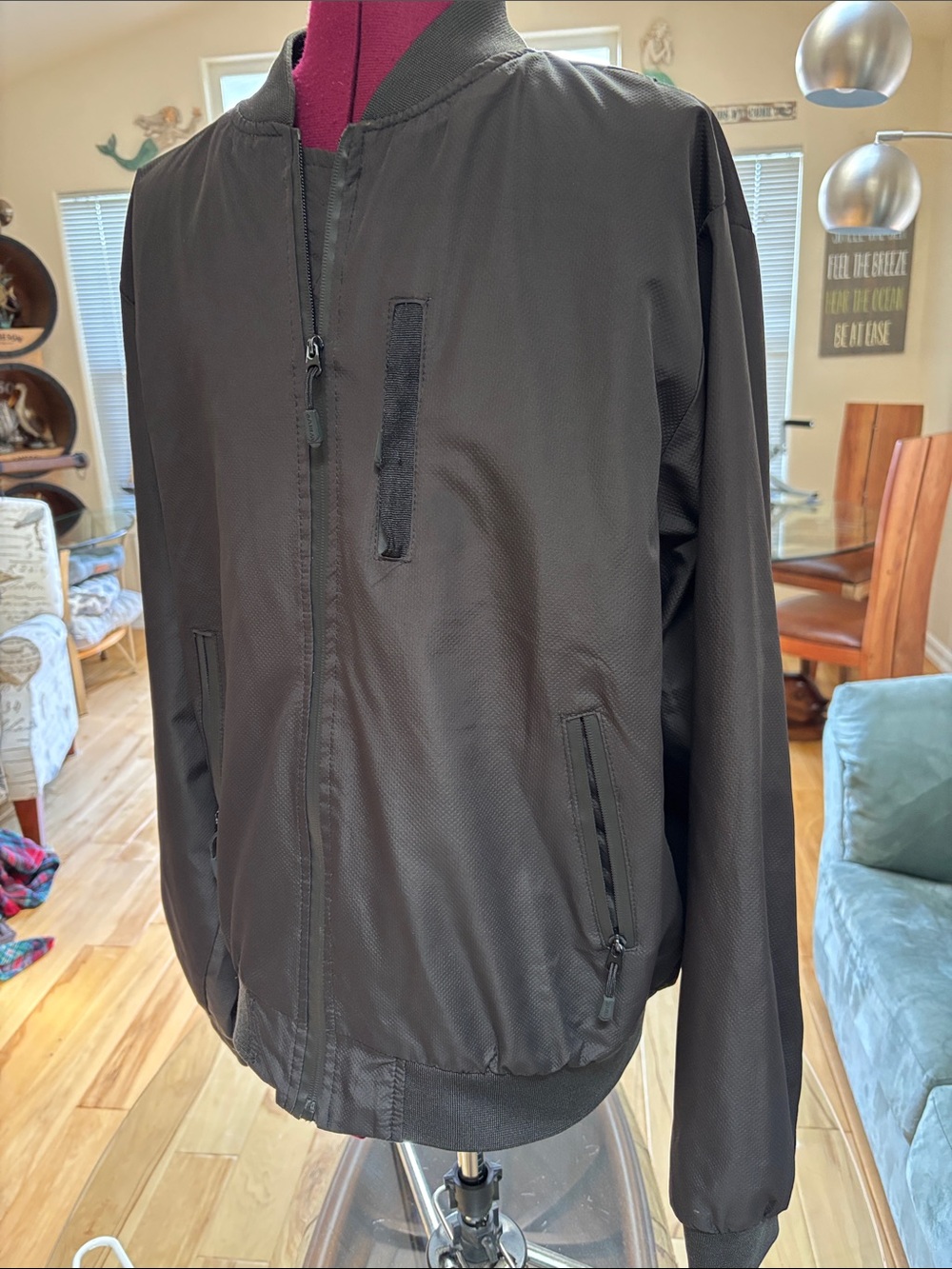 Source Unknown Black Men's Bomber Jacket